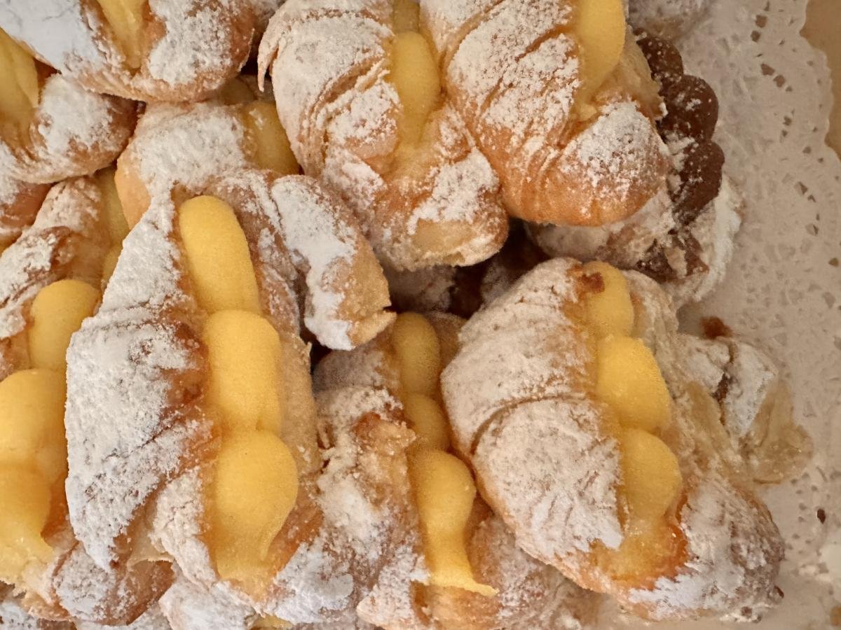 Promo 1-A 50 Medialunas rellenas dulces